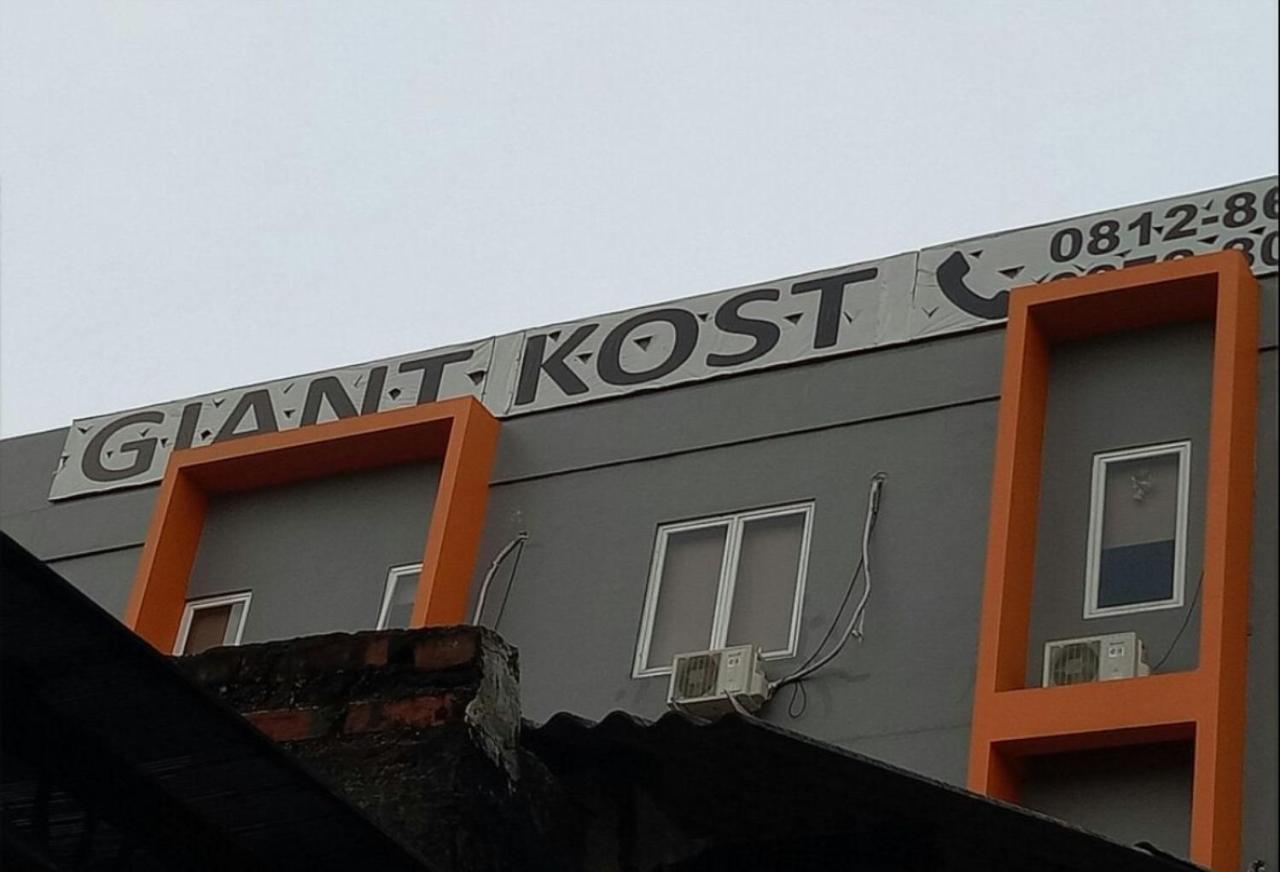 Giant Kost Hotell Tangerang Exteriör bild